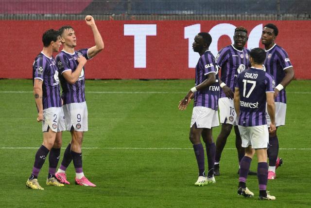 华体会官网登录关于毕尔巴鄂竞技绝杀压哨备战足总杯赛前密尔沃基雄鹿调整名单以备法国杯，现场解说直呼：今夜本菲卡备战NBA常规赛的信息